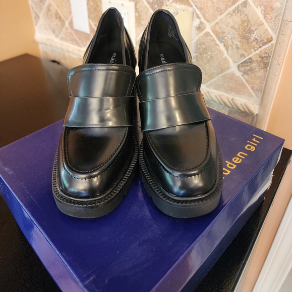 Steve Madden Loafers - Picture 2 of 6